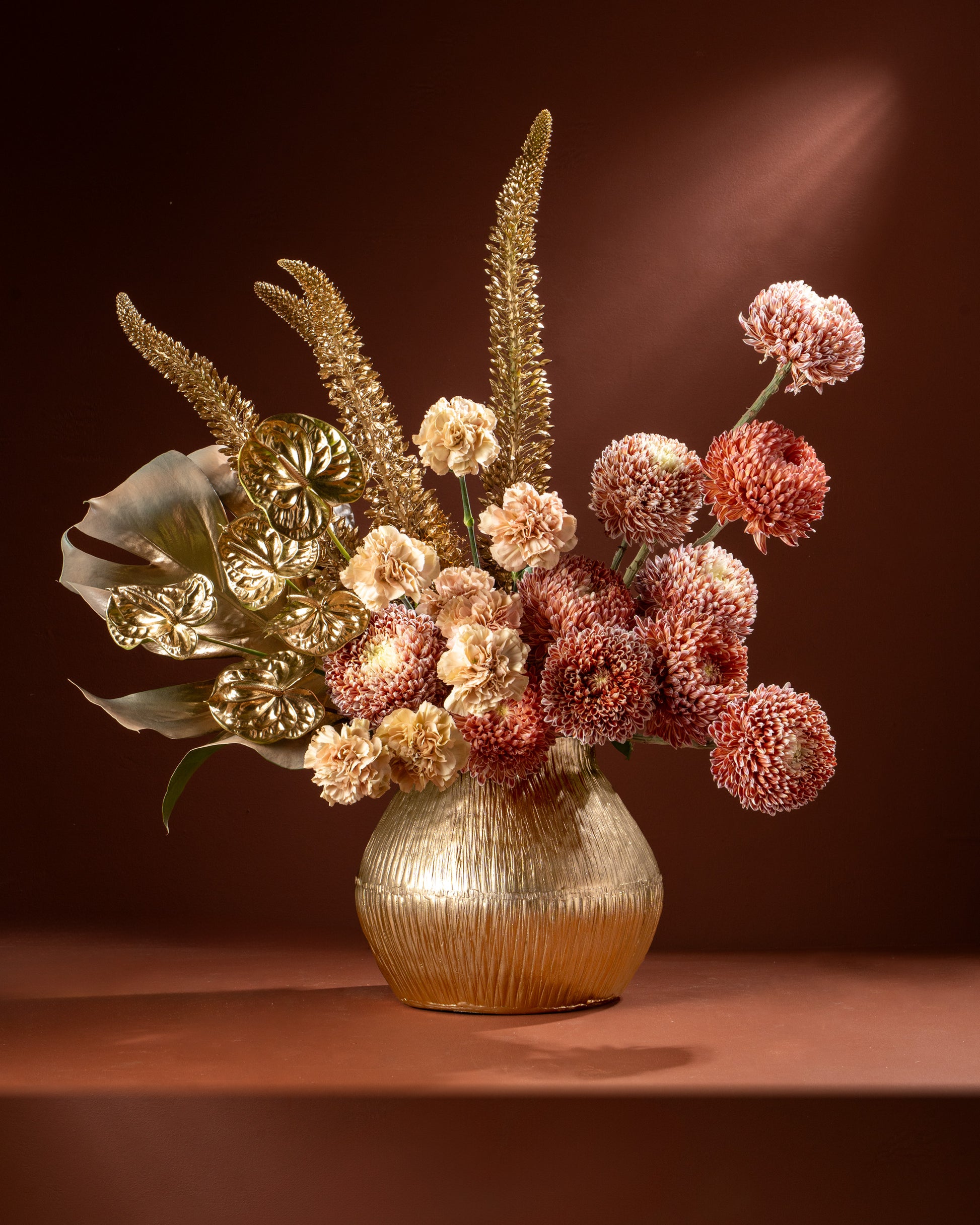flower vase gold color vase