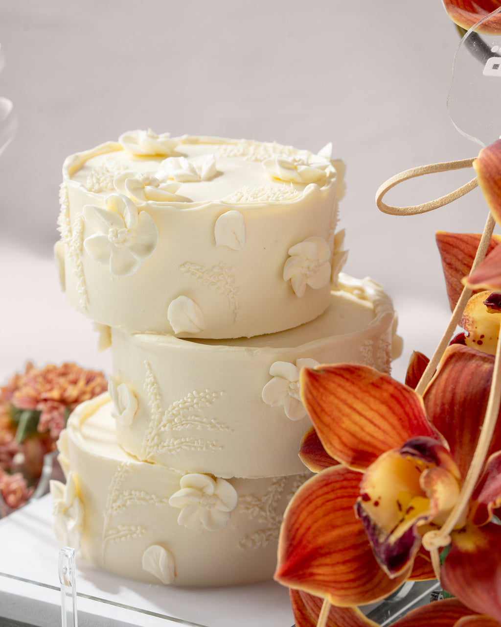 Flower Arrangement With 3 Layer Mini Cake