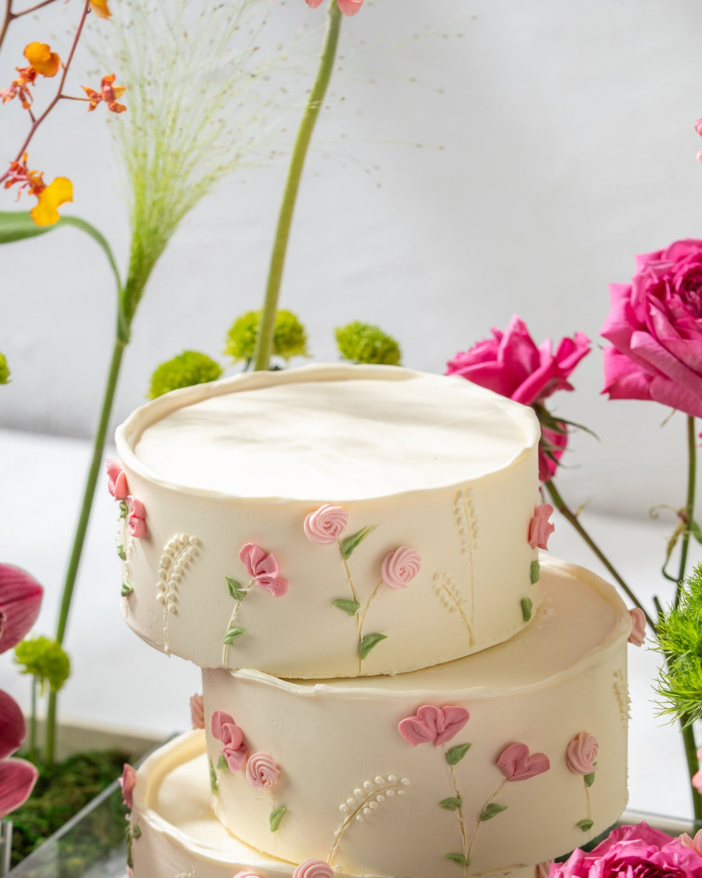 Flower Arrangement With 3 Layer Cake
