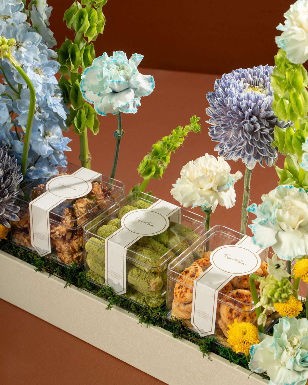 Flower Arrangement Mega With Chocolate Box